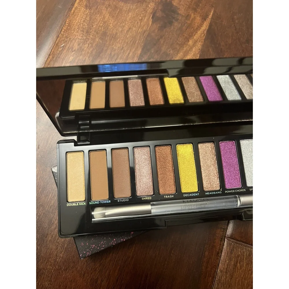 Urban Decay Naked Metal Mania Metallic Eyeshadow Palette with Double-Ended Brush